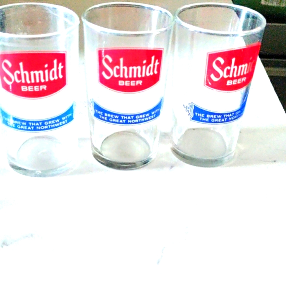 Vintage Schmidt, Grain Belt, & New Glarus brewing company bar glasses.